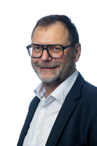 Web_1500x1000_J&ouml;rg Beer-2.png